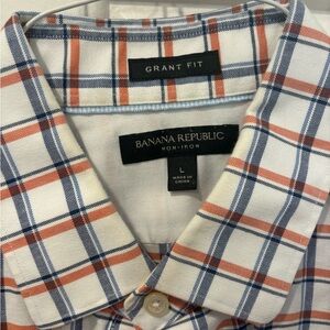 Men’s Banana Republic Long Sleeve Button-Down Dress Shirts (2)